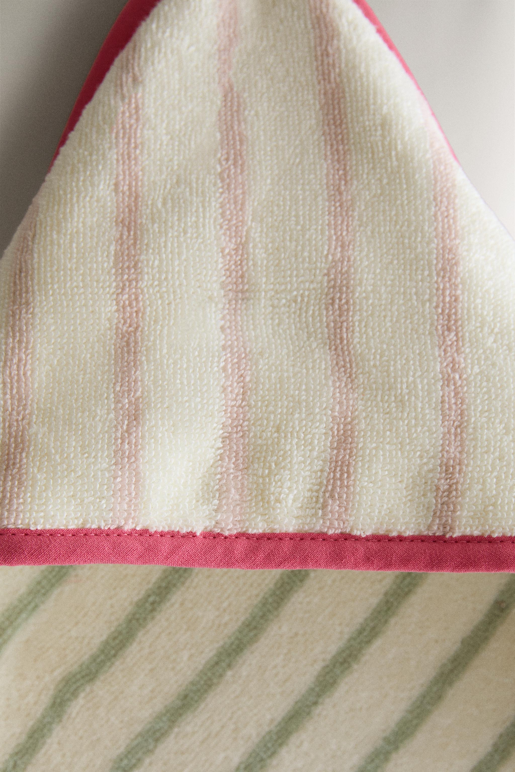REVERSIBLE STRIPED HOODED BABY TOWEL